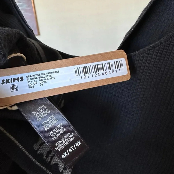 SKIMS SEAMLESS RIB PLUNGE BRALETTE - NWT ONYX size 4X - Picture 7 of 8